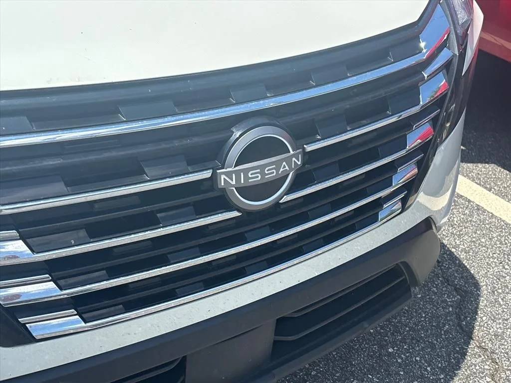 Used 2024 White Nissan S image 6