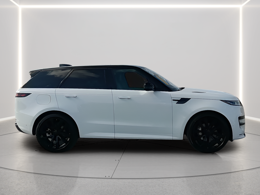 New 2026 Fuji White Land Rover Dynamic SE image 4