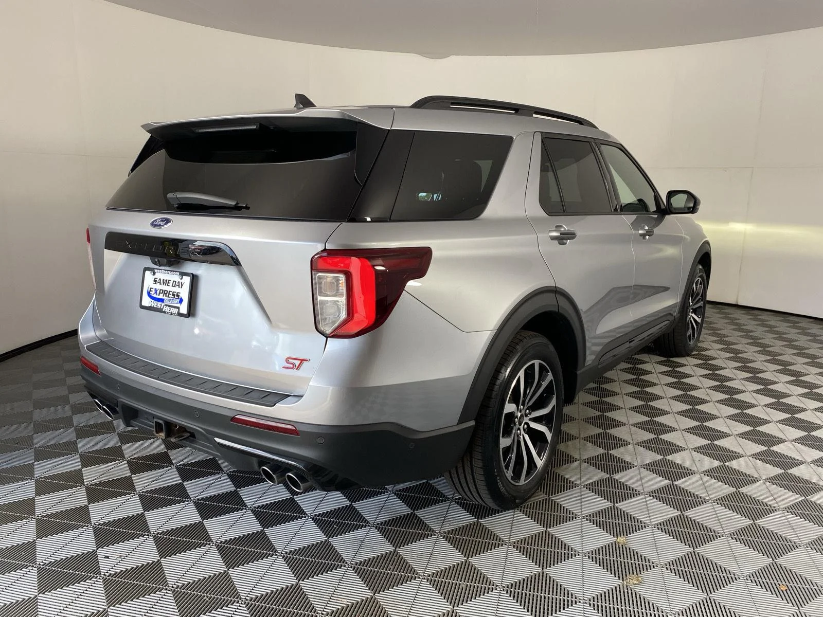 Used 2021 Iconic Silver Ford ST image 9