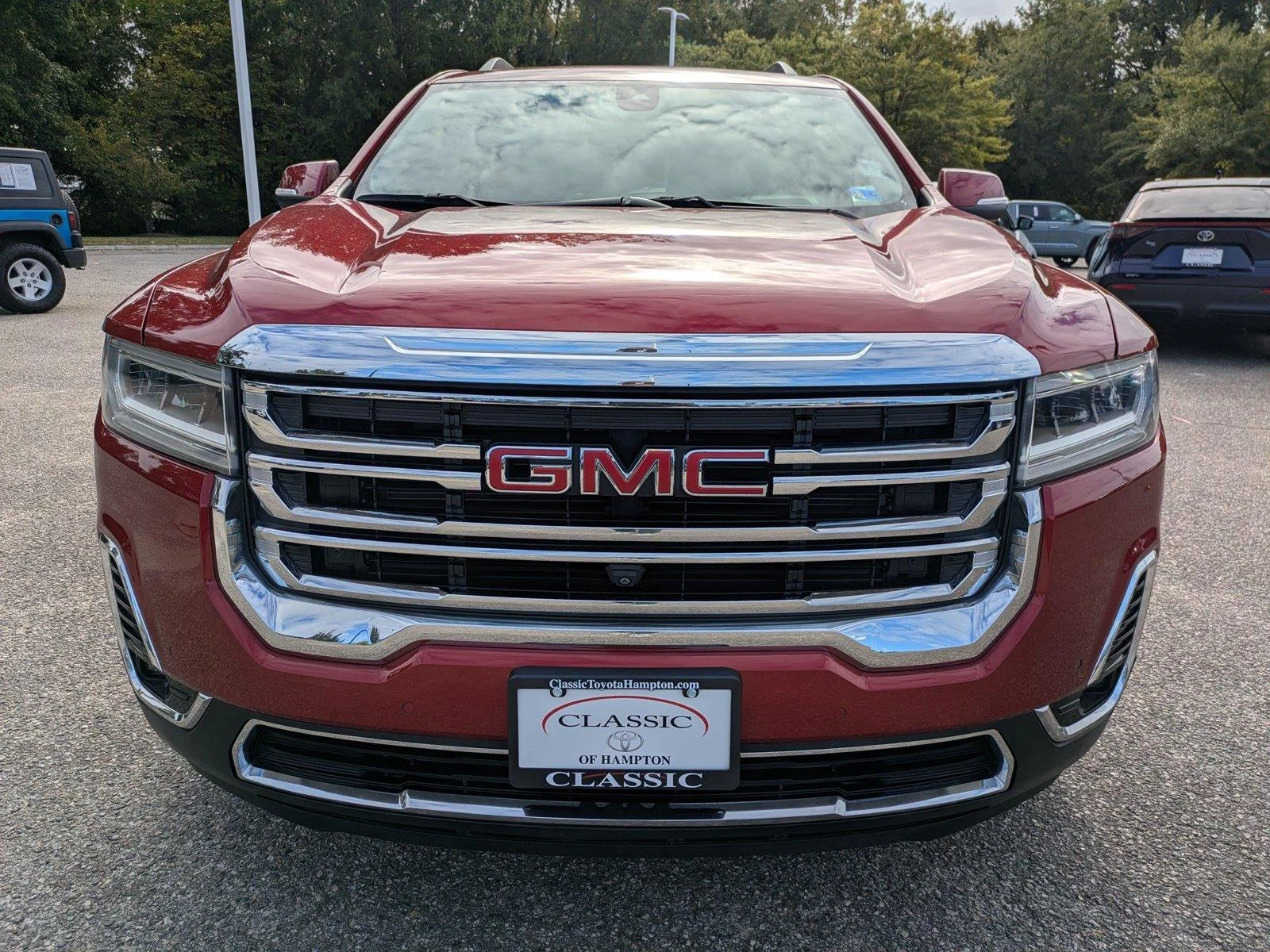 Used 2023 Volcanic Red Tintcoat GMC SLT image 9