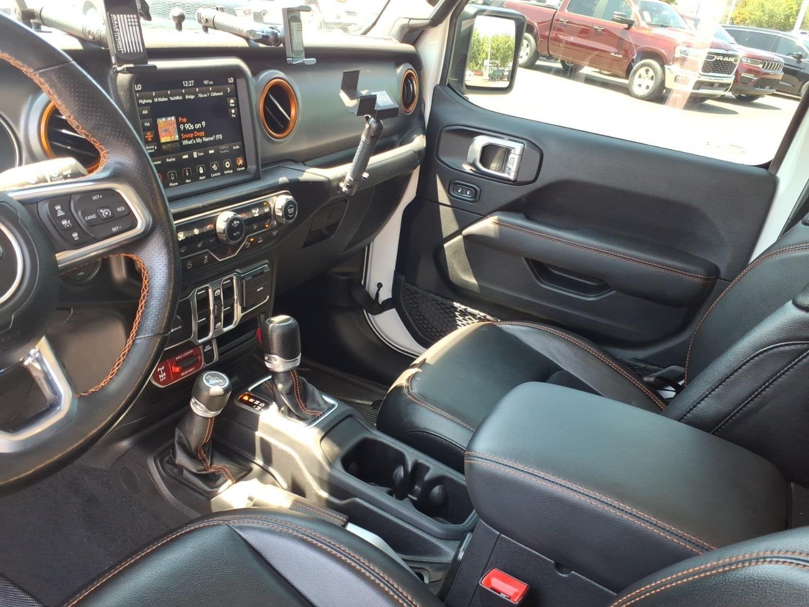 Used 2021 Bright White Clearcoat Jeep Mojave image 22
