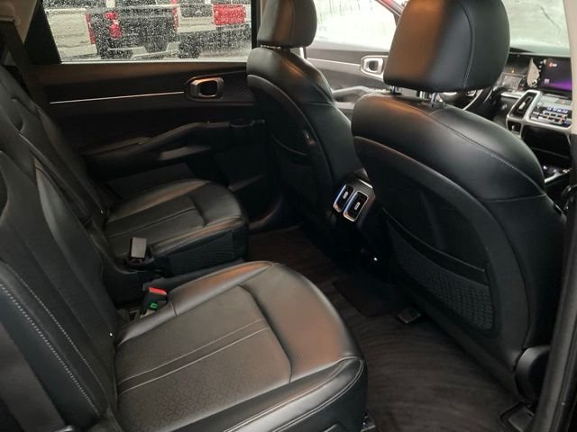 Used 2022 Black Kia S image 39