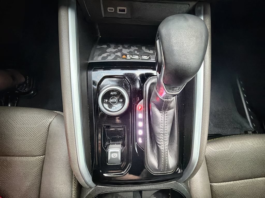 Used 2025 Summit White Chevrolet ZR2 image 16