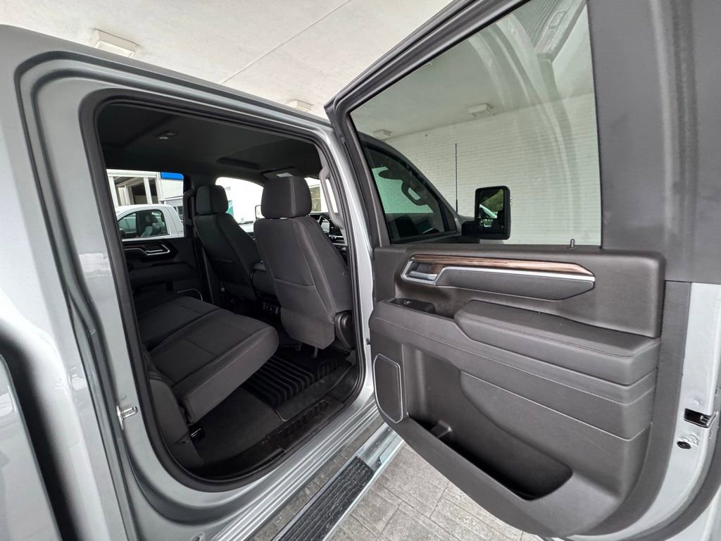 Used 2025 Sterling Gray Metallic Chevrolet LT image 23