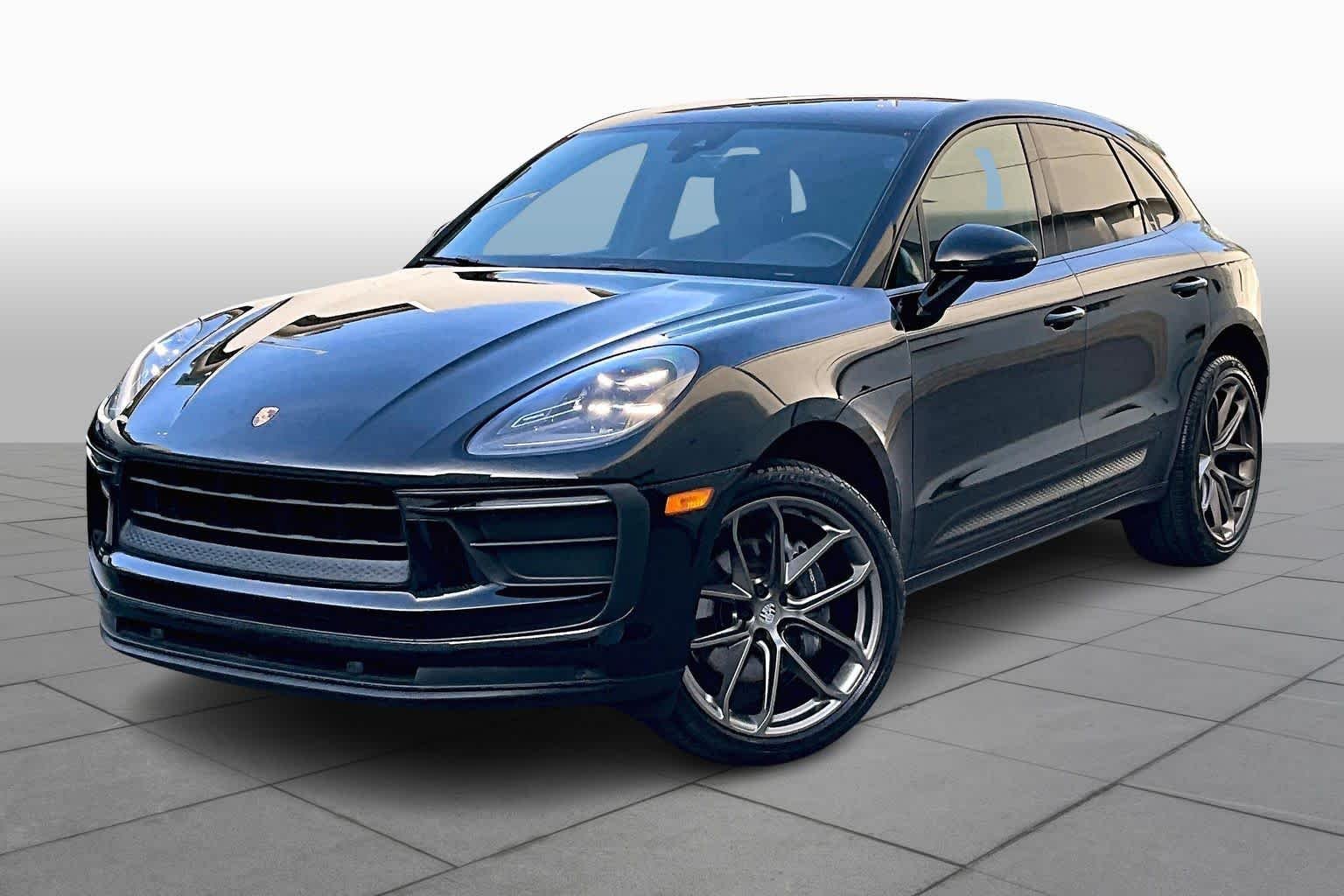 2022 Porsche Macan -'s photo