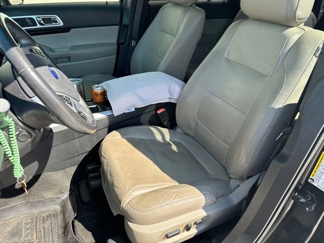 Used 2014 Black Ford Limited image 9