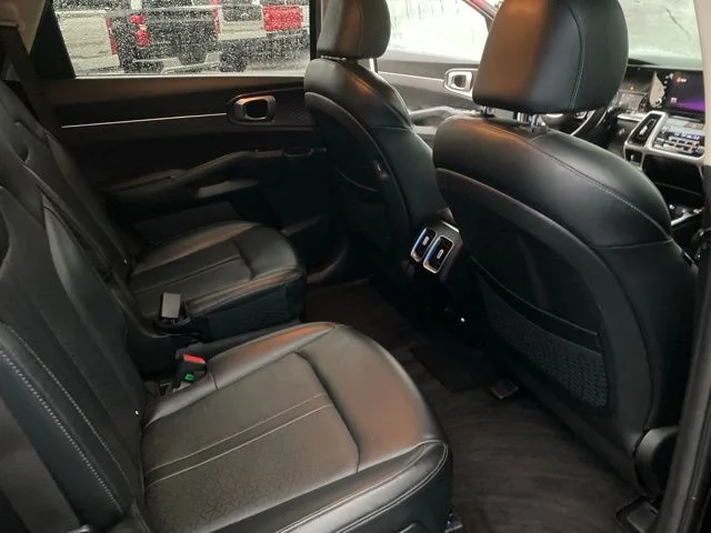 Used 2022 Black Kia S image 39