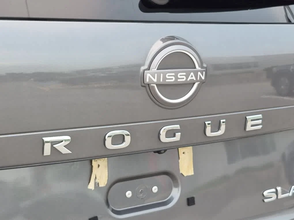 Used 2023 Gun Metallic Nissan SL image 24