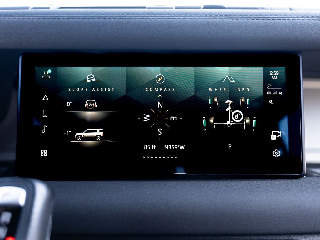 Used 2022 Gray Land Rover X-Dynamic SE image 22