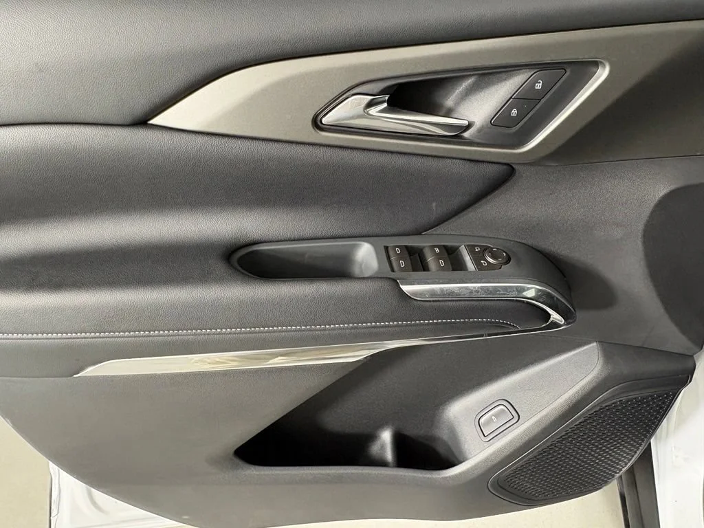 New 2026 Summit White Chevrolet LT image 23