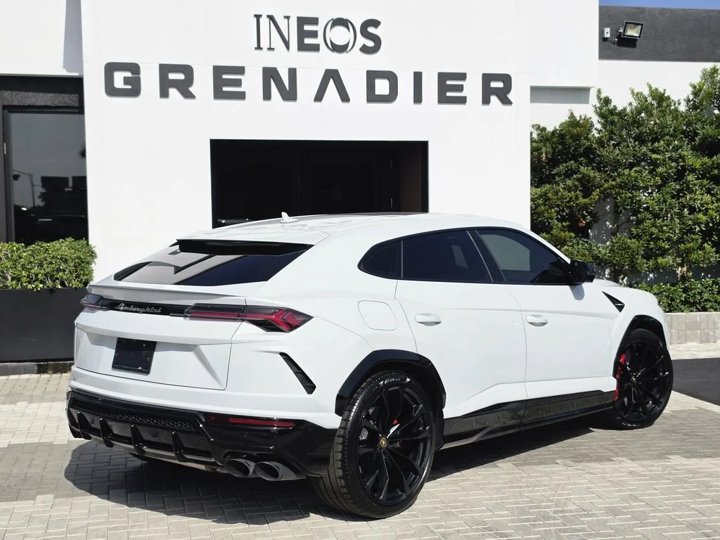 Used 2022 Bianco Icarus Metallic Lamborghini Base image 3