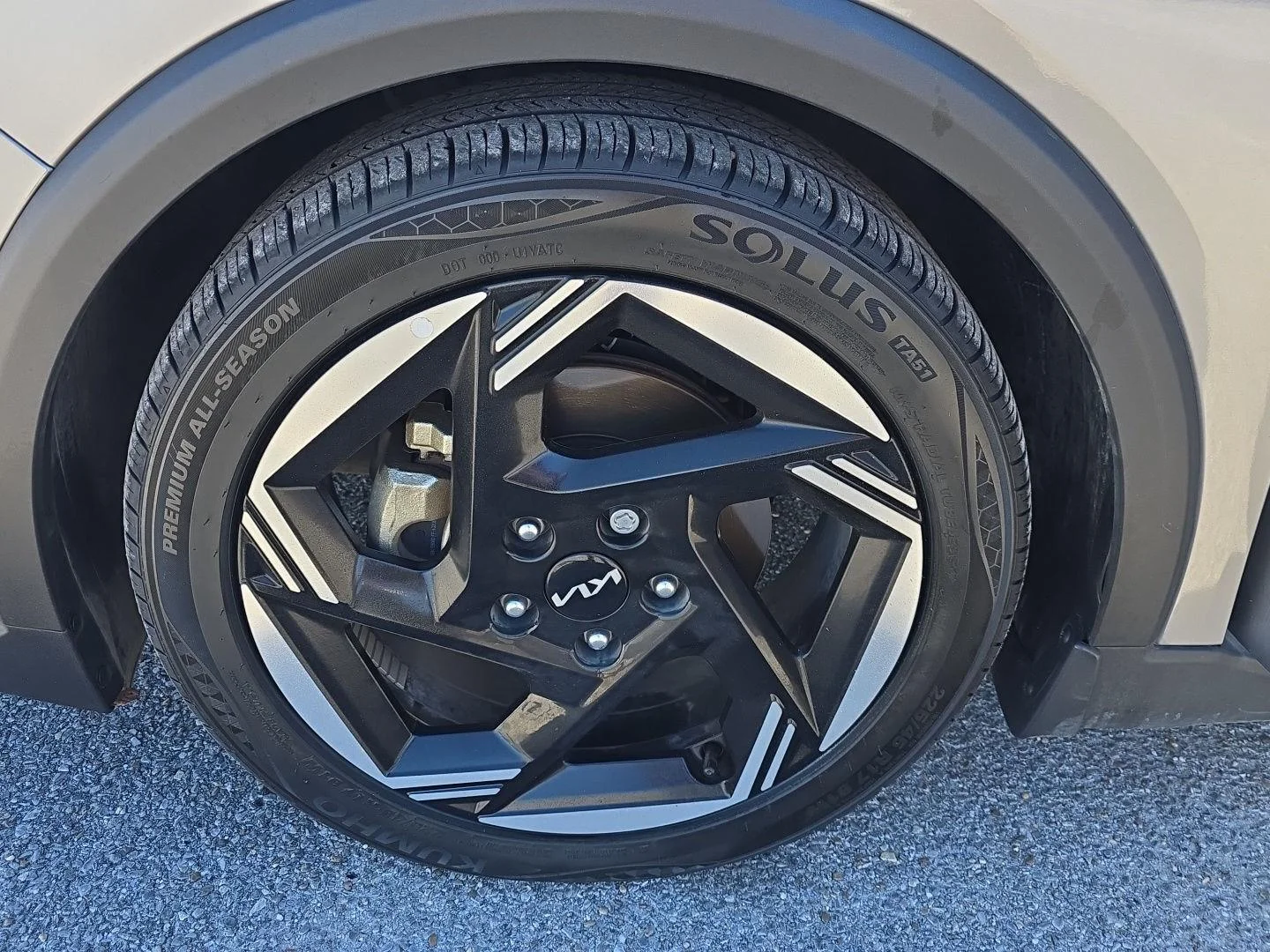 Used 2025 Steel Gray Kia EX image 18