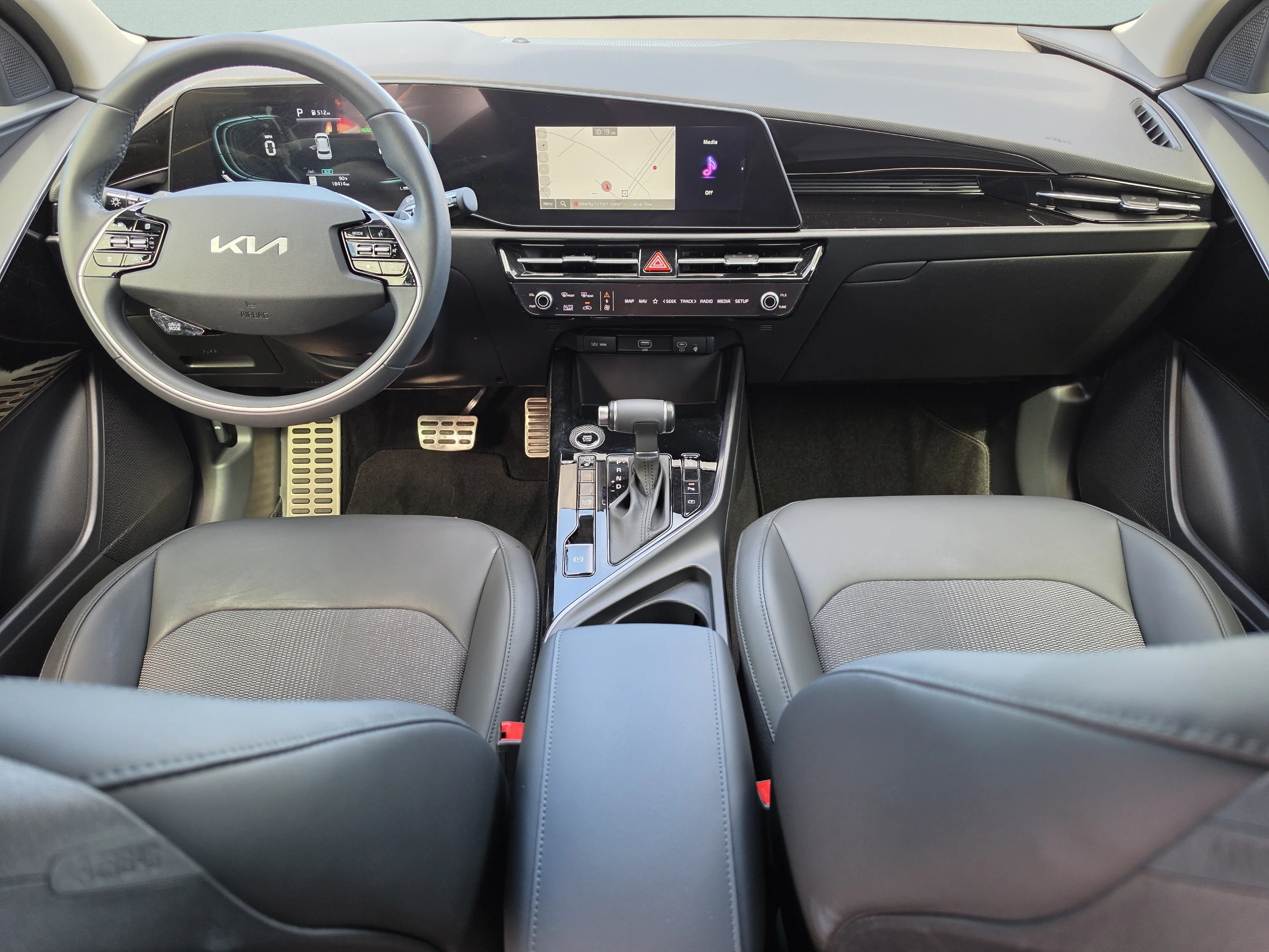 Used 2023 Graphite Gray Kia EX Touring image 18