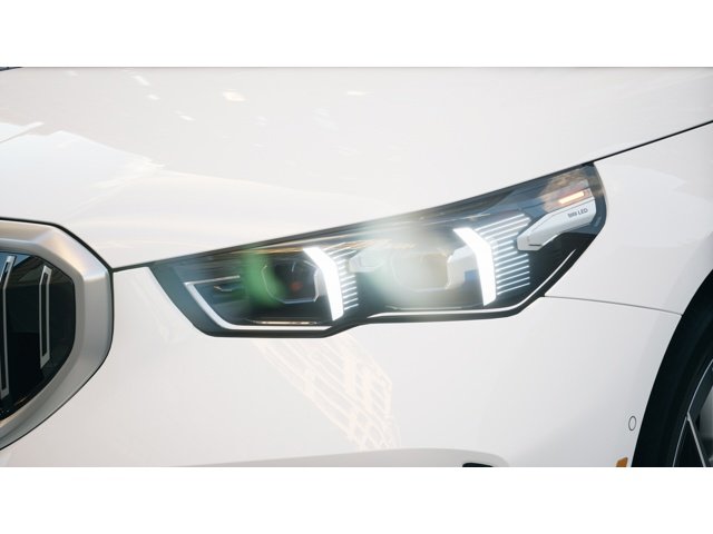 New 2027 Alpine White BMW  image 6