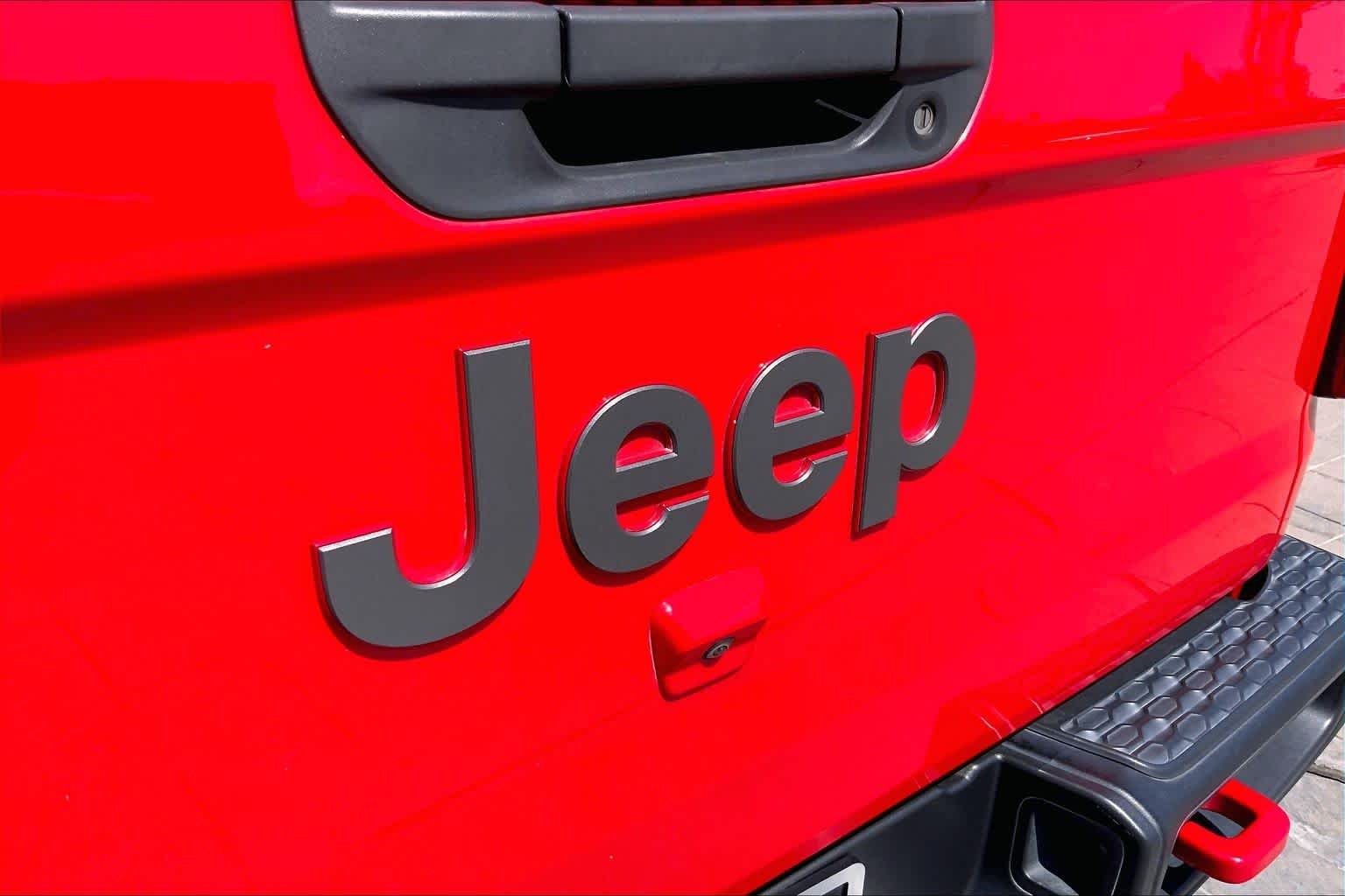 Used 2023 Firecracker Red Clearcoat Jeep Rubicon image 31