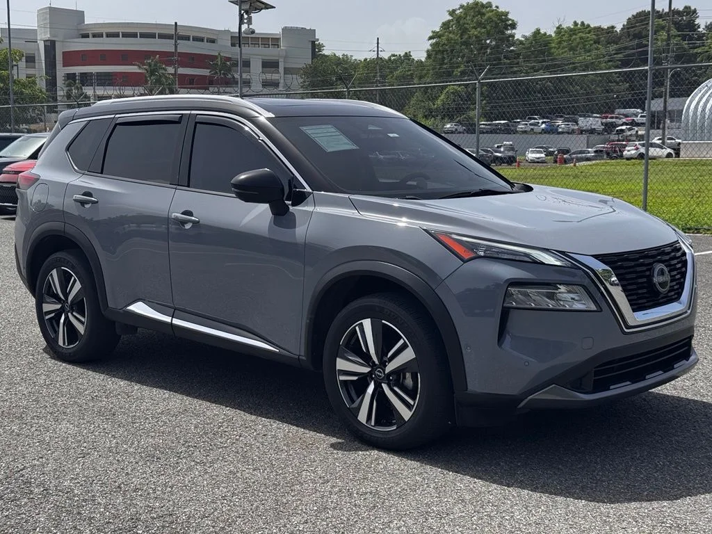 Used 2023  Nissan SL image 2