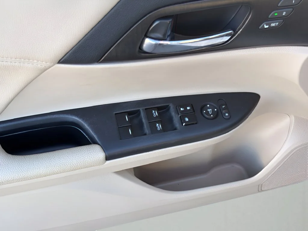 Used 2014  Honda EX-L image 16
