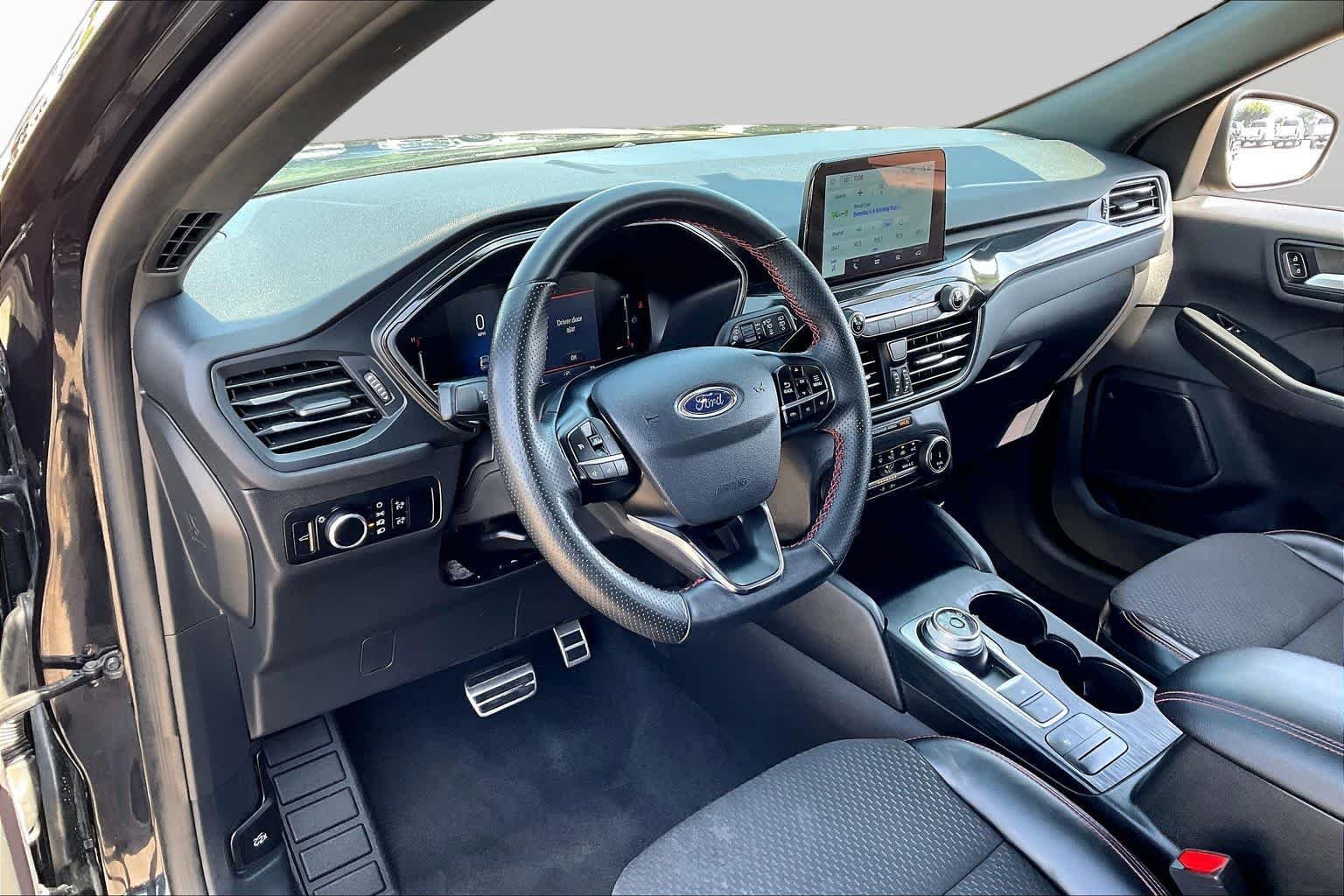 Used 2024 Agate Black Metallic Ford ST-Line image 16
