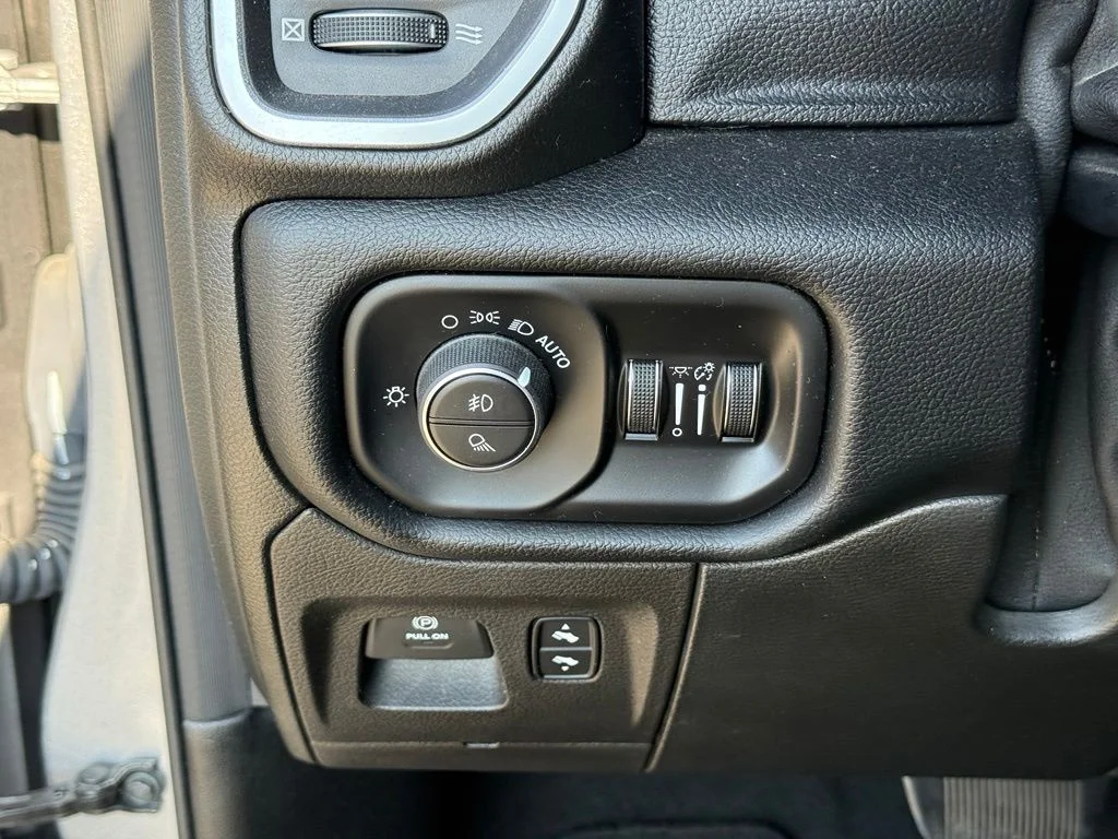 Used 2019 Silver Ram Big Horn/Lone Star image 20