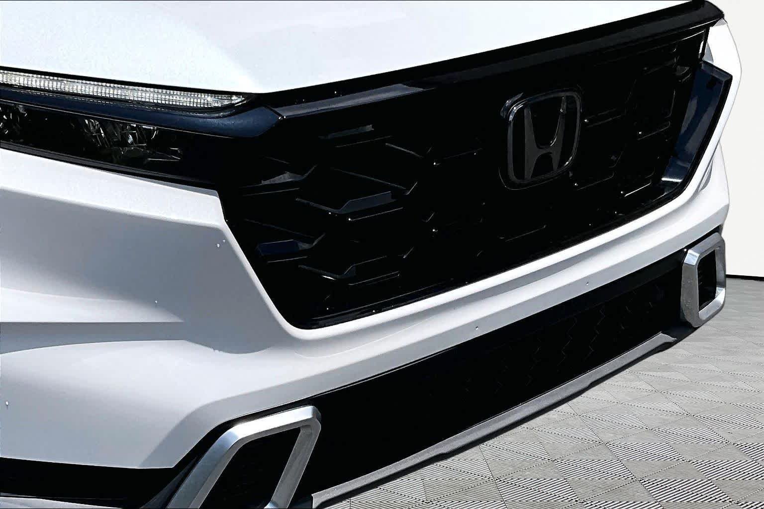 Used 2024 Platinum White Pearl Honda Sport Touring image 30