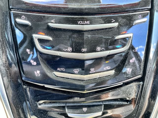 Used 2020 Silver Cadillac Luxury image 18