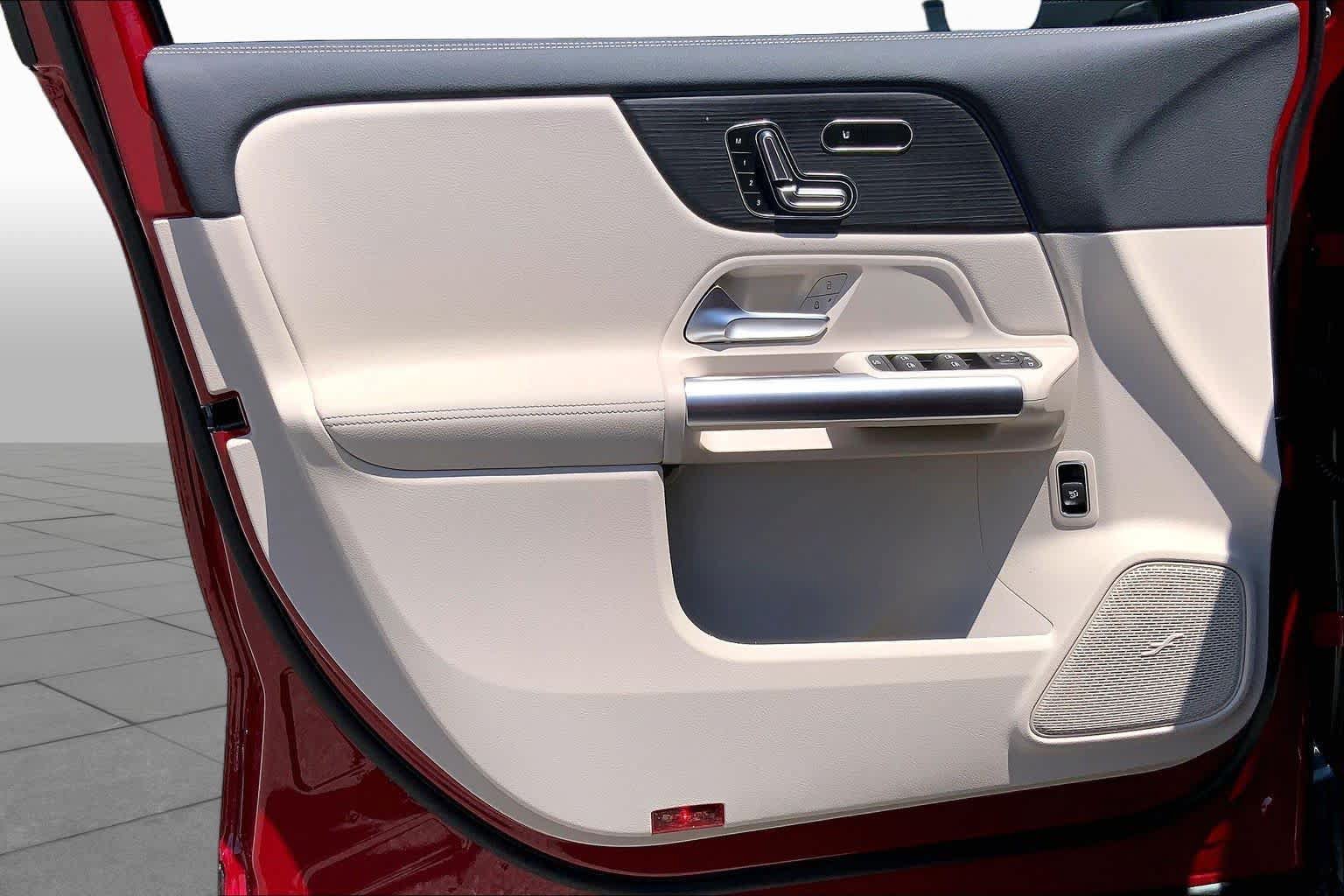 New 2026 MANUFAKTUR Patagonia Red Metallic Mercedes-Benz GLA 250 image 14