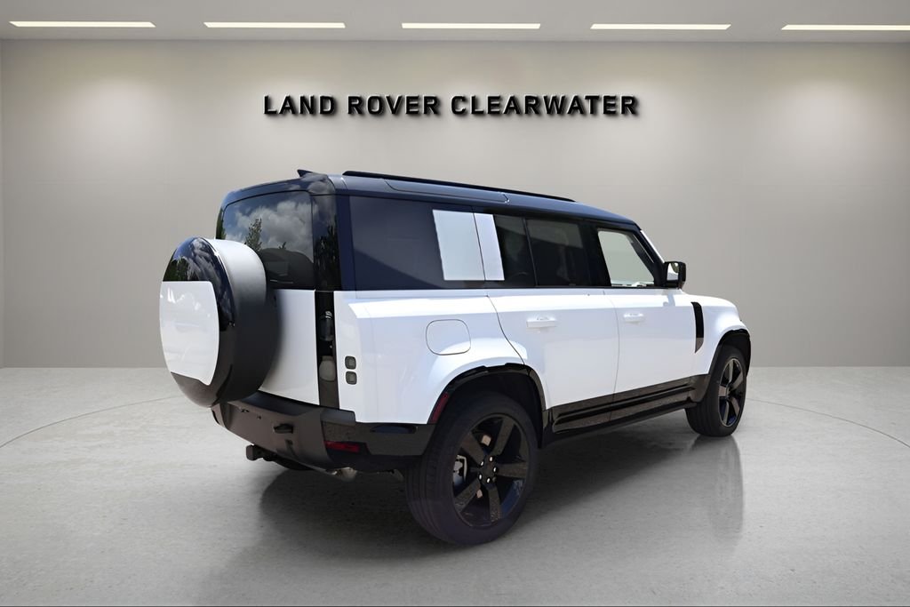New 2026 Fuji White Land Rover X-Dynamic SE image 5