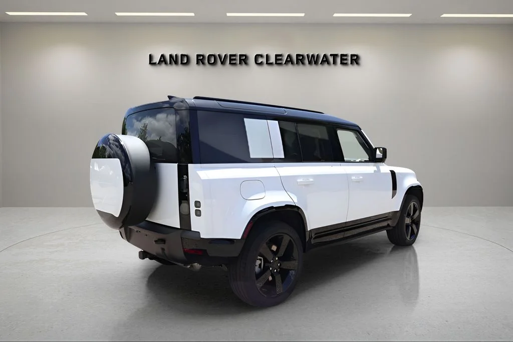 New 2026 Fuji White Land Rover X-Dynamic SE image 5