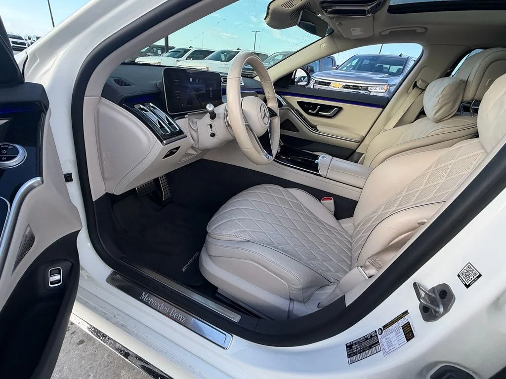 Used 2023 Diamond White Mercedes-Benz S 580 image 11