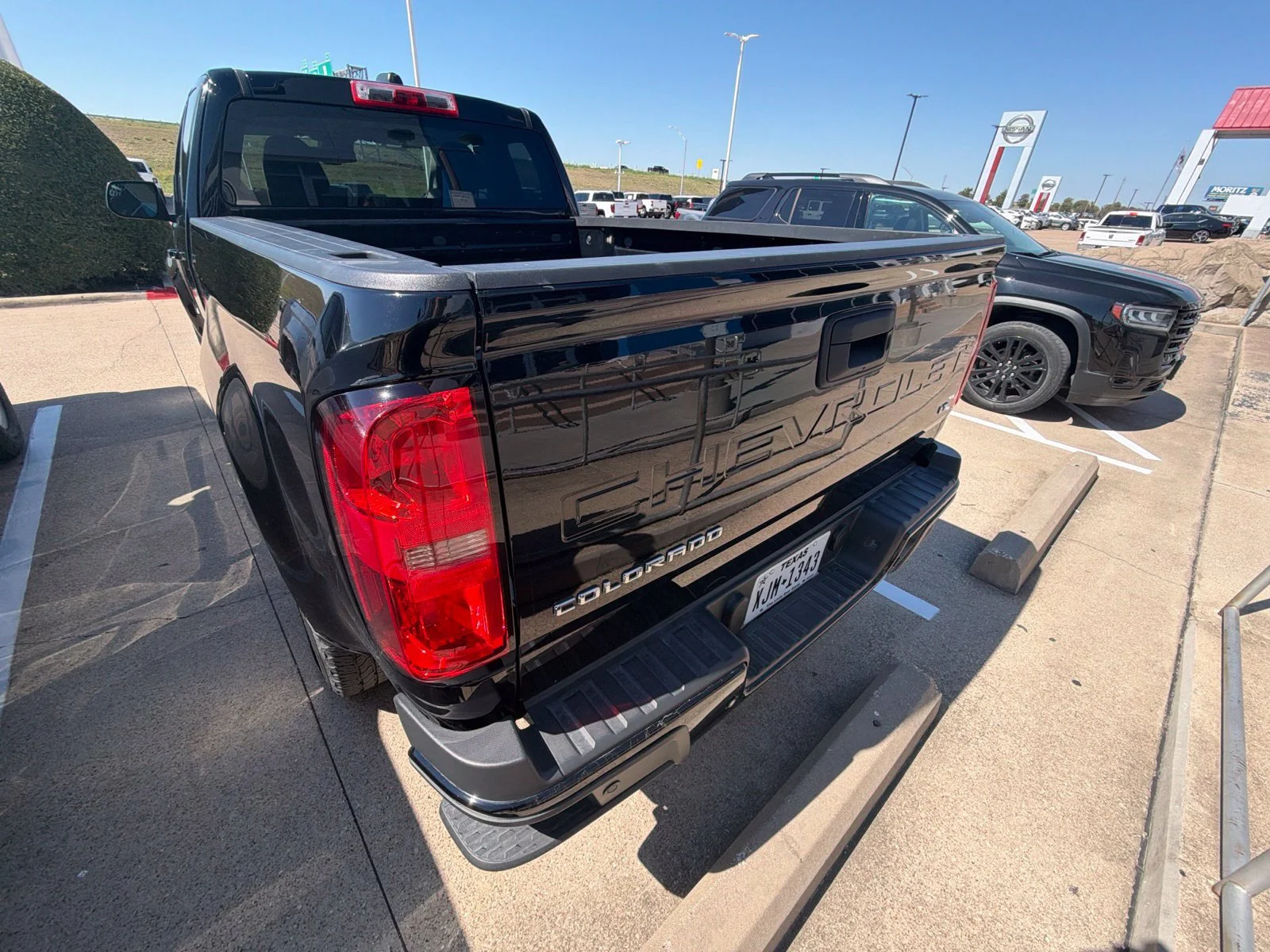 Used 2022 BLACK Chevrolet 2WD LT image 10