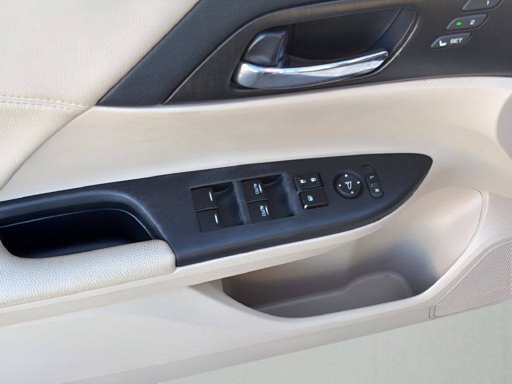 Used 2014  Honda EX-L image 16