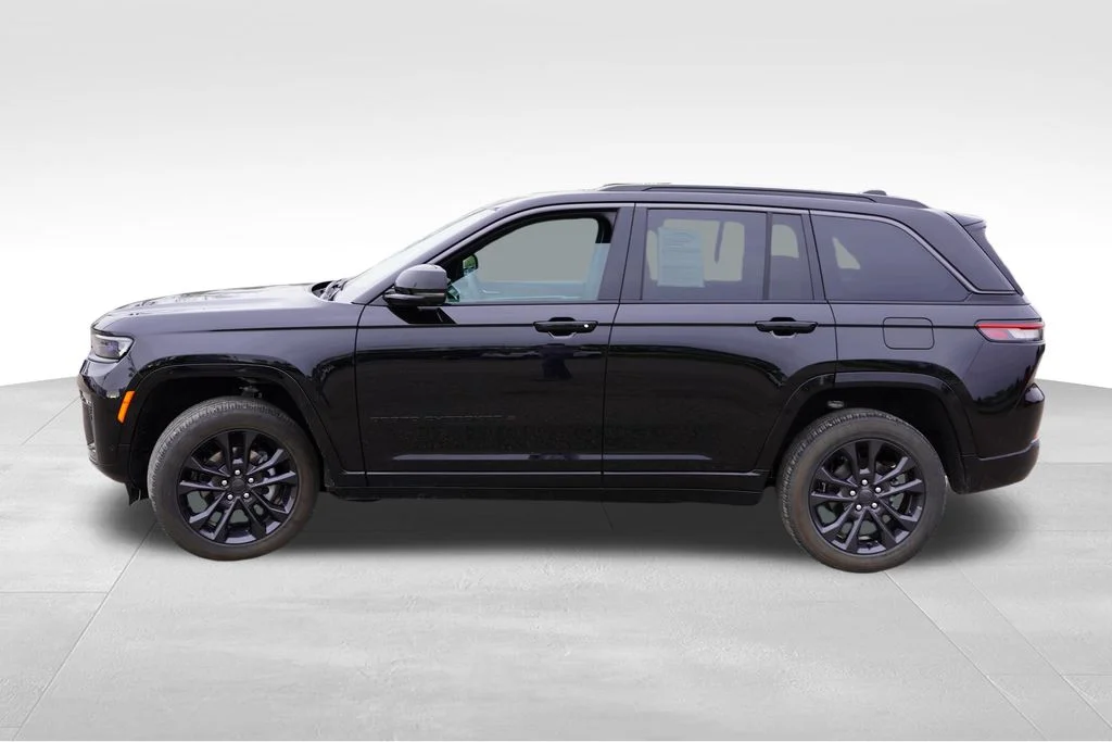 Used 2026 Black Jeep Limited Reserve image 9