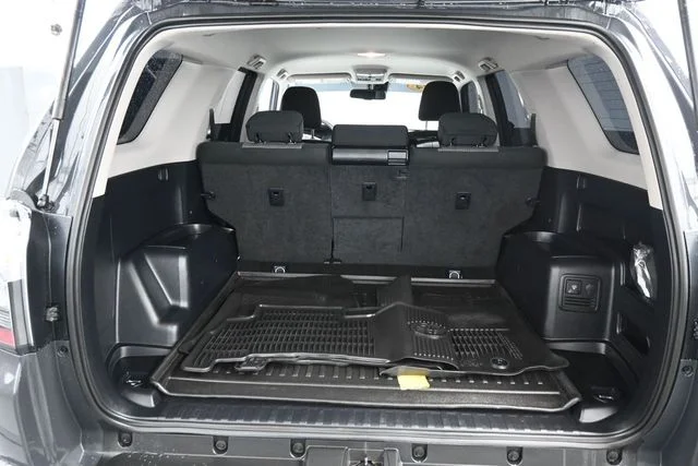 Used 2024  Toyota SR5 image 12