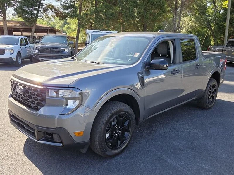 Used 2025 Carbonized Gray Metallic Ford XLT image 3