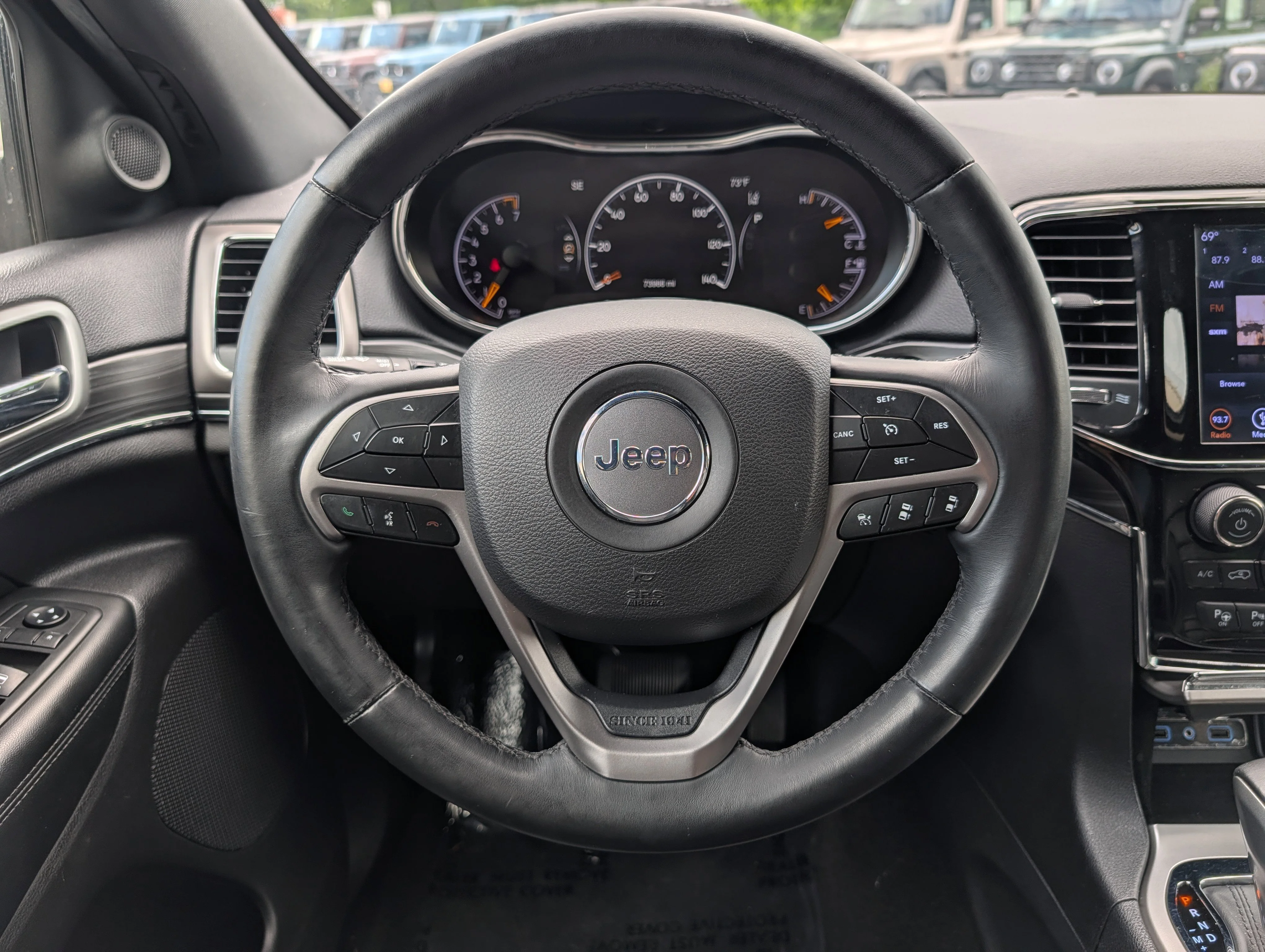 Used 2019 Diamond Black Crystal Pearlcoat Jeep Limited image 22