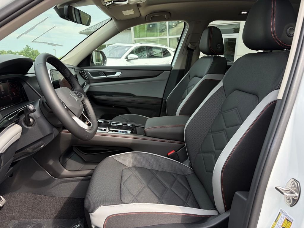New 2026 Opal White Pearl Volkswagen 2.0T Peak Edition image 11