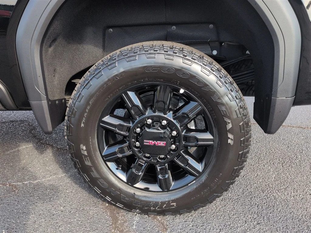 Used 2026 Onyx Black GMC AT4 image 34