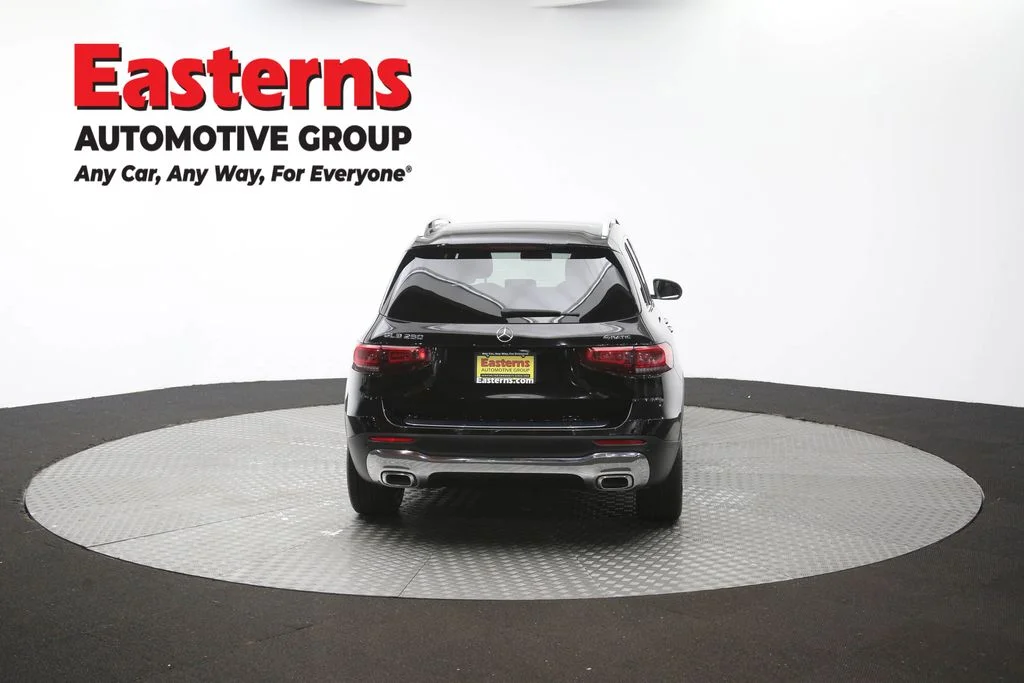 Used 2022 Black Mercedes-Benz GLB 250 image 37