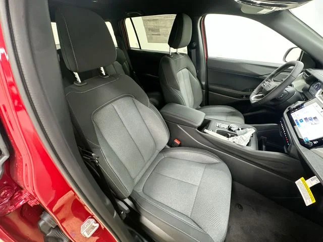 New 2026 Red Hot Pearl-Coat Exterior Paint Jeep Laredo image 25