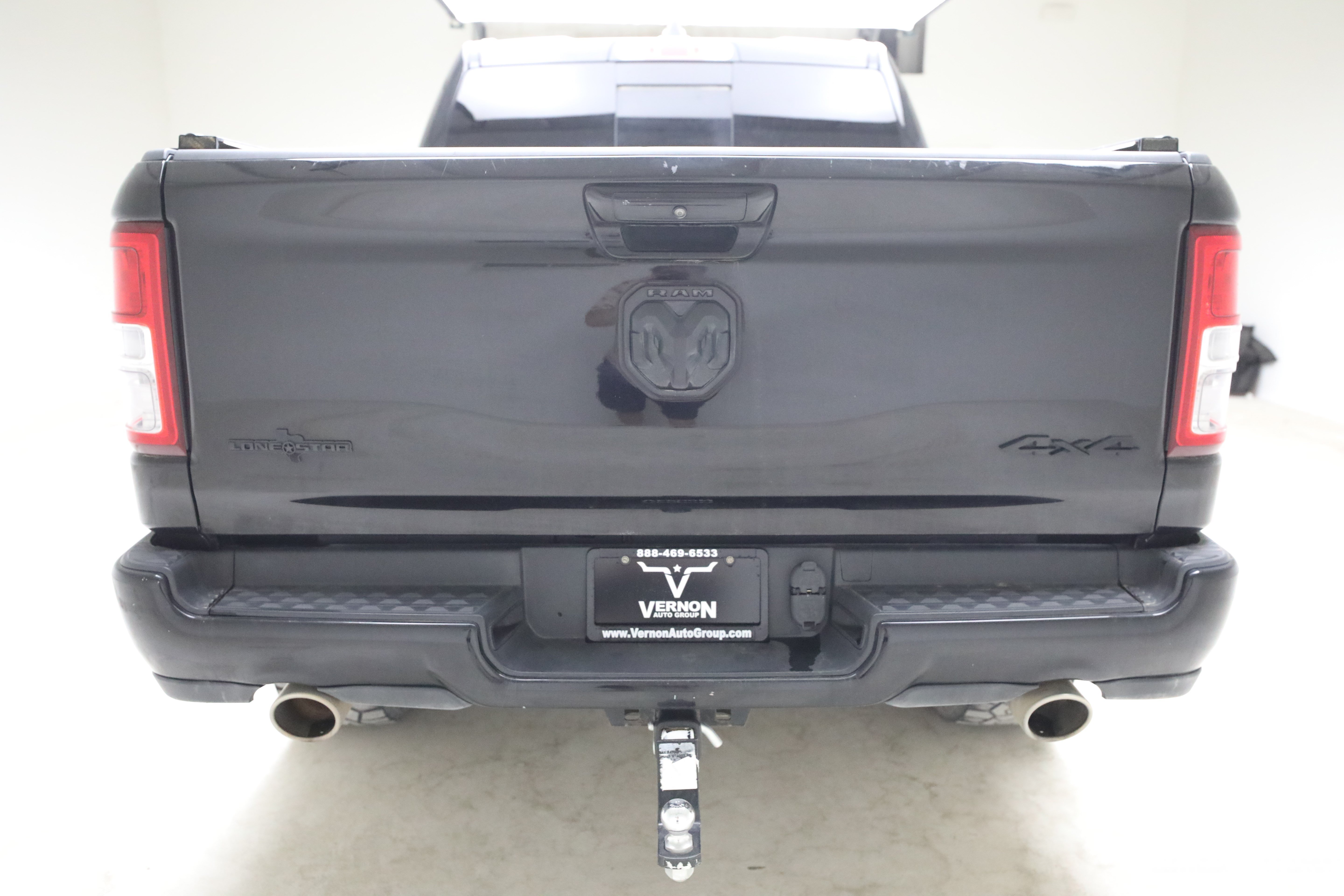 Used 2019 Diamond Black Crystal Pearlcoat Ram Y image 4
