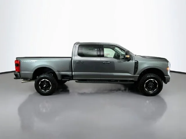 New 2027 Carbonized Gray Metallic Ford F-250® XLT image 8