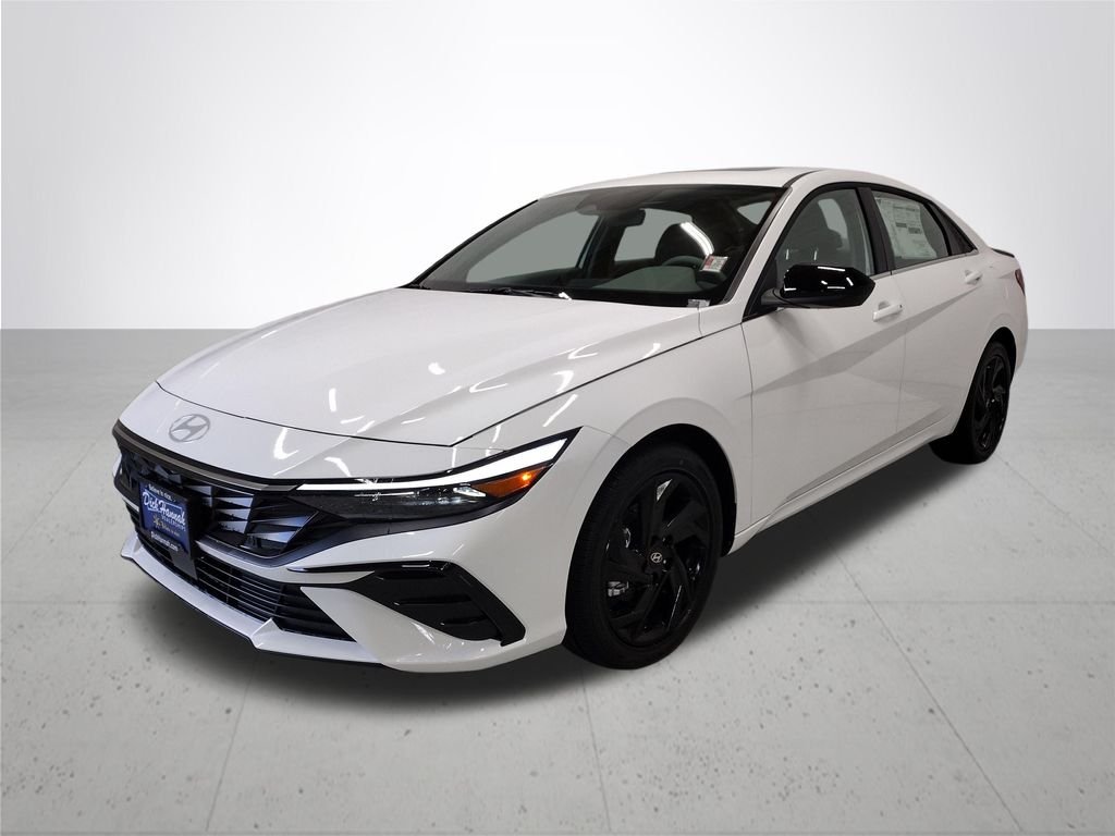Used 2026 White Hyundai SEL Sport image 2