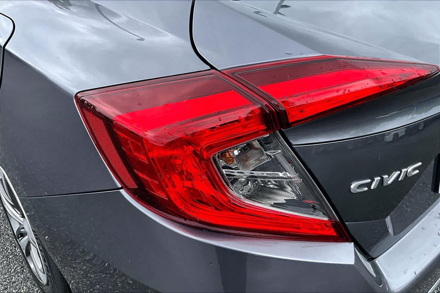 Used 2021 Modern Steel Metallic Honda LX image 28