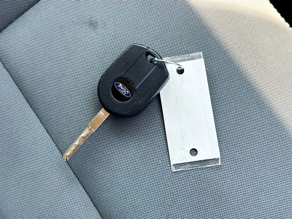 Used 2013 White Ford SE image 31