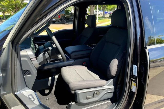 New 2026 Agate Black Metallic Ford XLT image 9