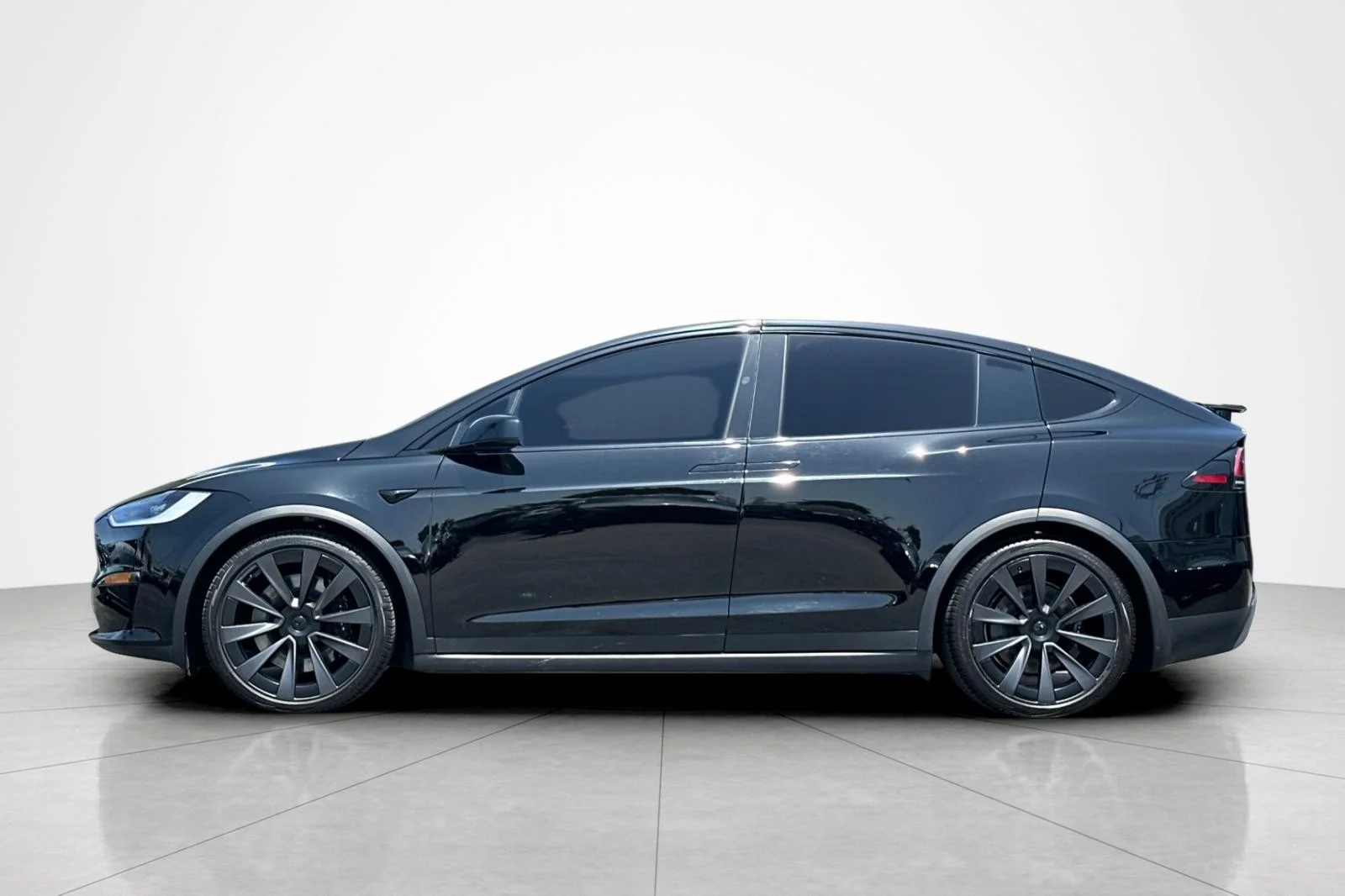 Used 2023 BLACK Tesla  image 2