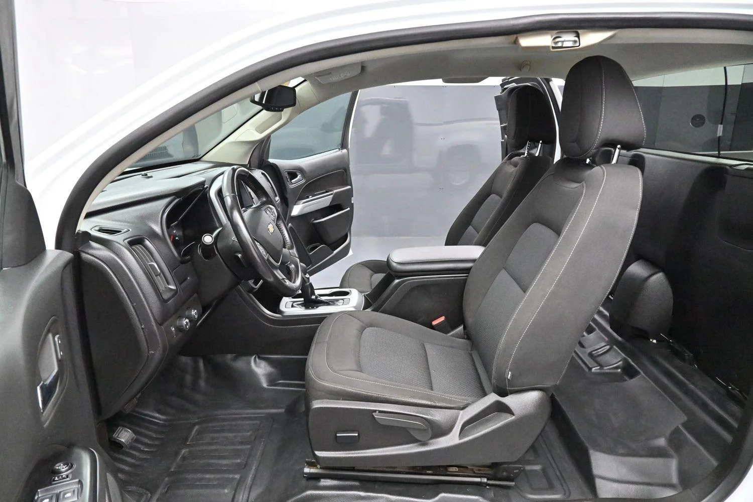 Used 2022 Summit White Chevrolet 4WD LT image 12