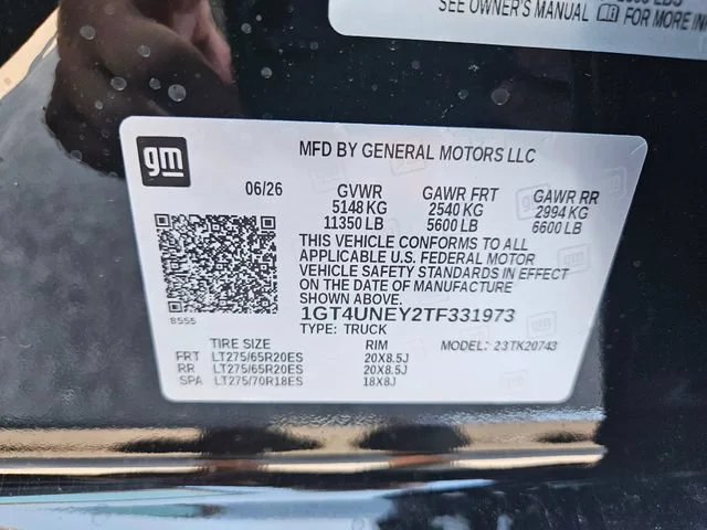 New 2026 Onyx Black GMC SLT image 30