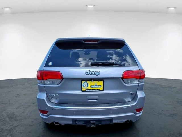 Used 2019 Silver Jeep Overland image 10