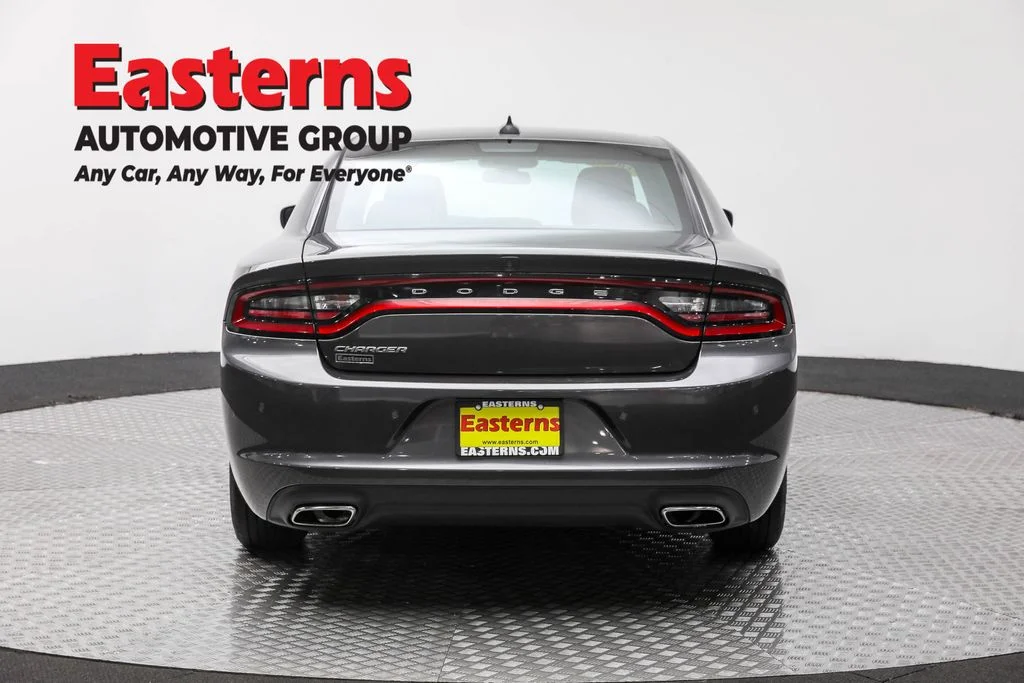 Used 2023 Gray Dodge SXT image 6